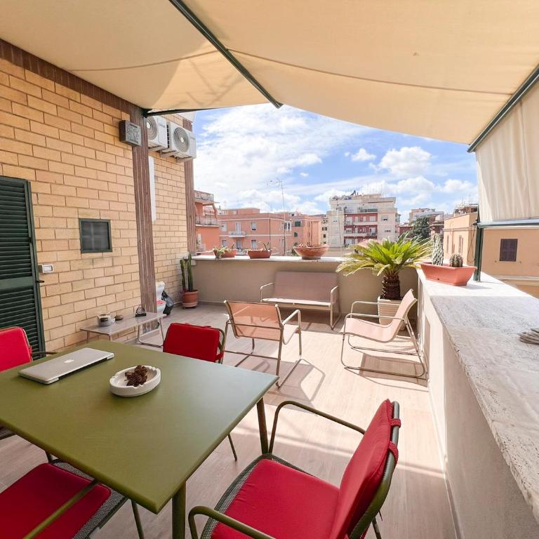 Attico Urbano Terrazza su Roma Metro A Cornelia - Appartamento con 1 Camera da Letto - 1