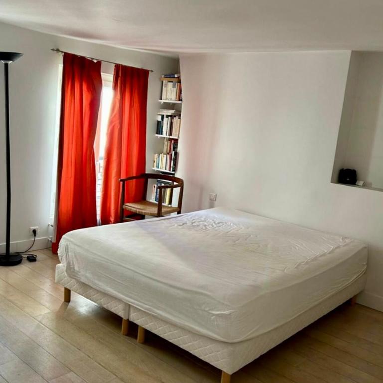 Paris Montorgueil - Three-Bedroom Apartment - 16