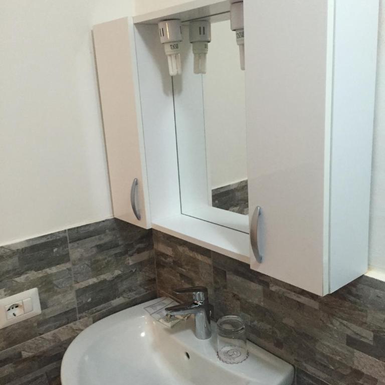 Hotel Aline - Quadruple Room with Private Bathroom - 6