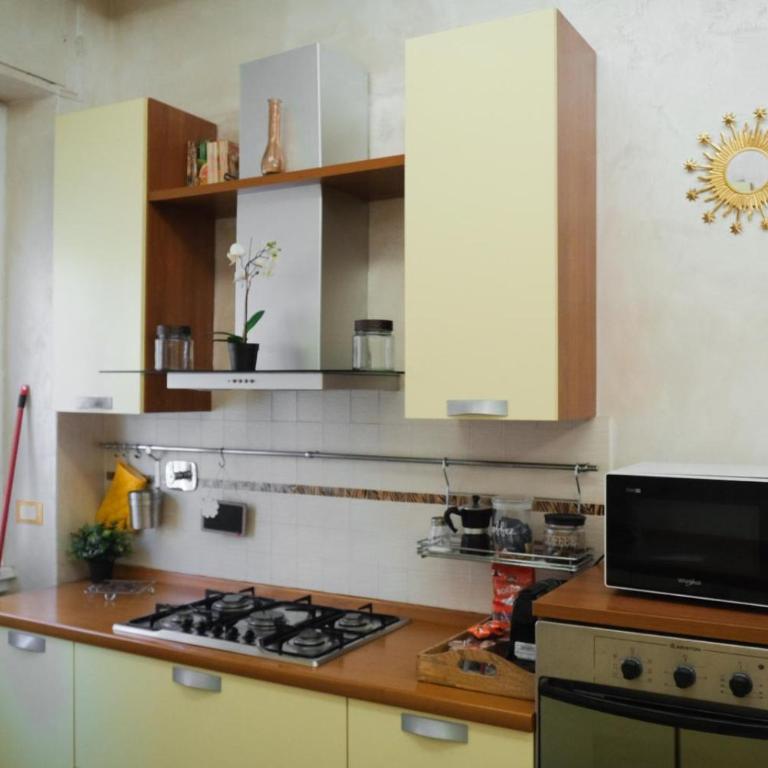 Lollo House - Two-Bedroom Apartment - 10