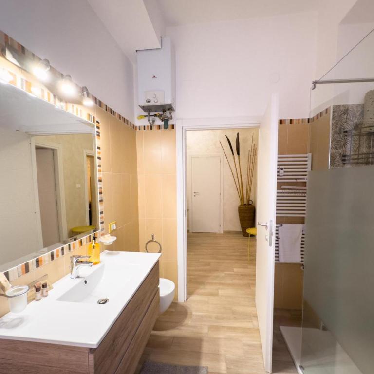 Lollo House - Two-Bedroom Apartment - 14