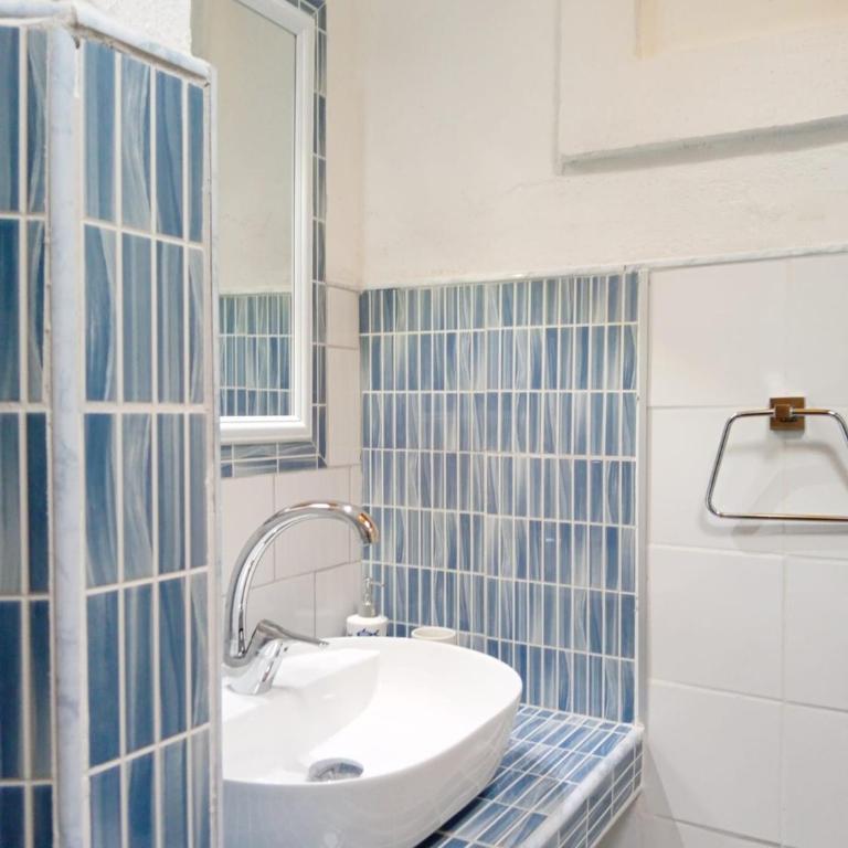 La Casa Rossa - Camera Tripla con Bagno Privato - 2