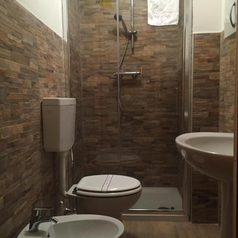 Hotel Aline - Double Room with Private Bathroom - 3