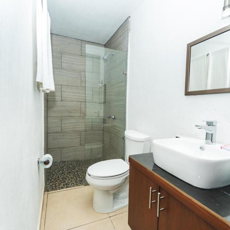 Loft Sabalo - Pet Friendly - Queen Room with Two Queen Beds - 5