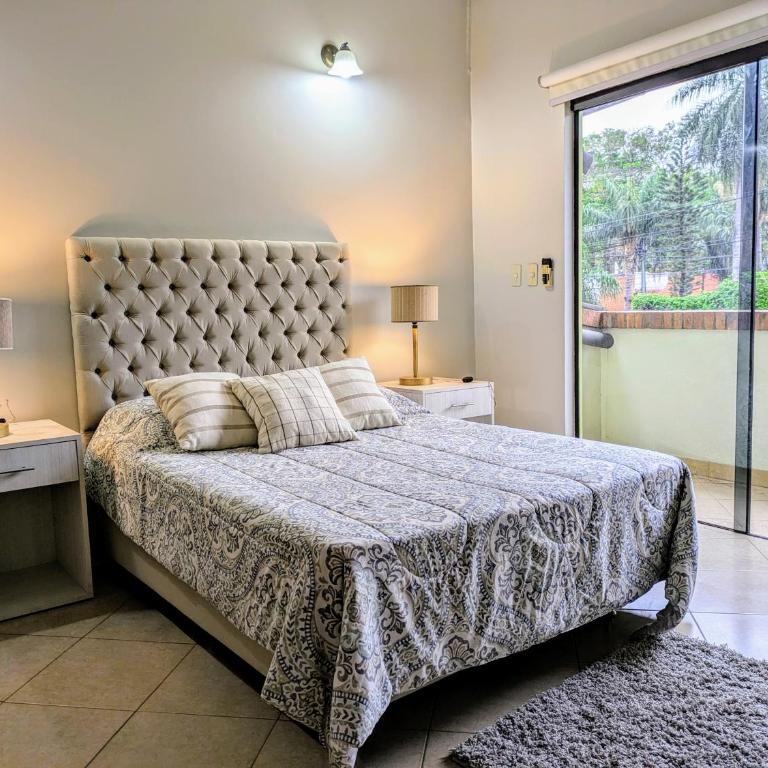 Dream House with Private Pool and BBQ Area - Villa - 3