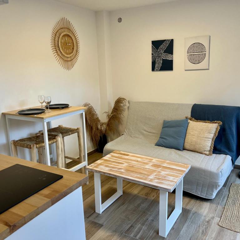 Studio with private car park and air con - Appartement 1 Chambre - 1