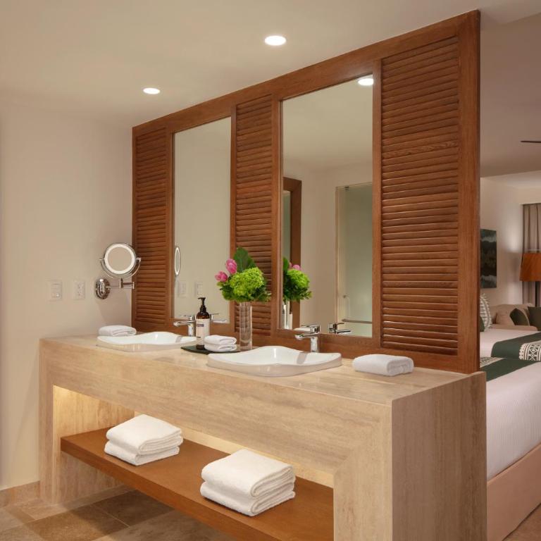 Dreams Sapphire Resort & Spa - Double Junior Suite with Ocean Front View - 3