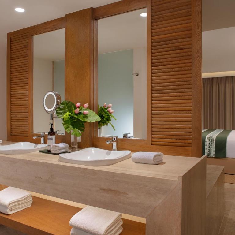 Dreams Sapphire Resort & Spa - Master King Suite with Ocean Front View - 5