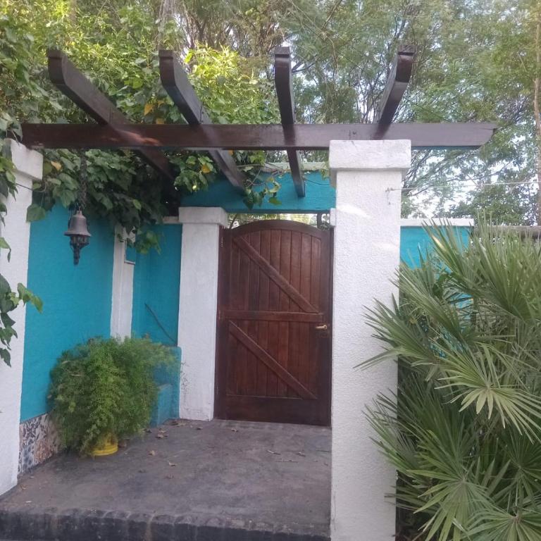 "CASA MÁGICA" ----------El precio es sin los impuestos!---- - Casa de 3 dormitorios - 59