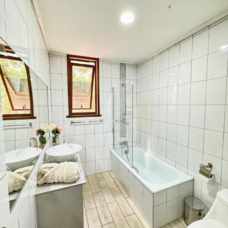 Refugio Los Coigues Casa en bosque con tinaja - Three-Bedroom House - 15