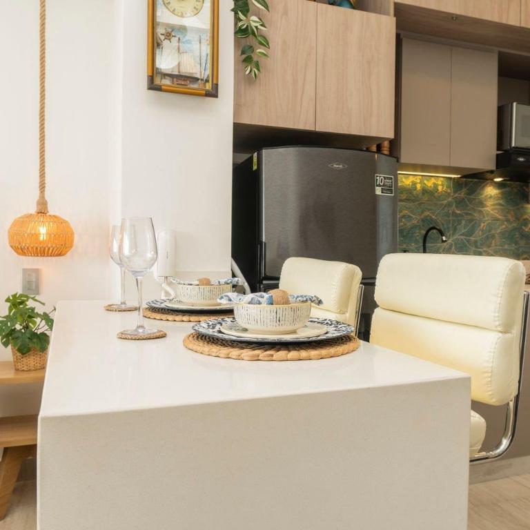 Vista al Mar + Telescopio + Bicis + Sunset CB715 - Queen Suite - 13