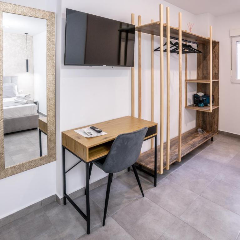 Casa Luxore - Deluxe Double Room with Shower - 5