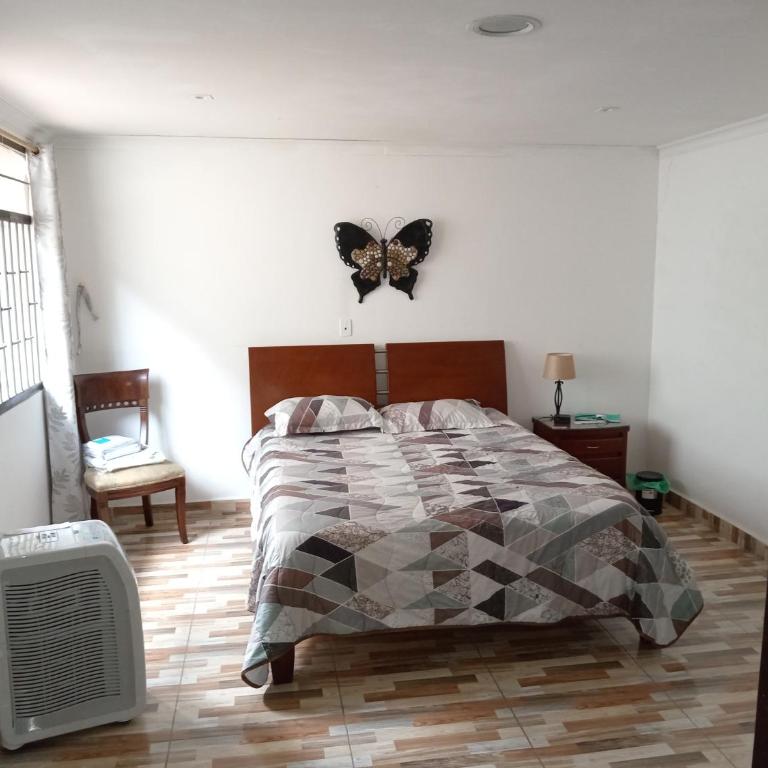 Linda casa vacacional Andy-Santiago de Cali - Habitación Doble con baño privado - 11