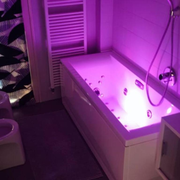 GLAMOUR HOUSE, Comoda a tutti i servizi - Appartamento con 1 Camera da Letto - 57