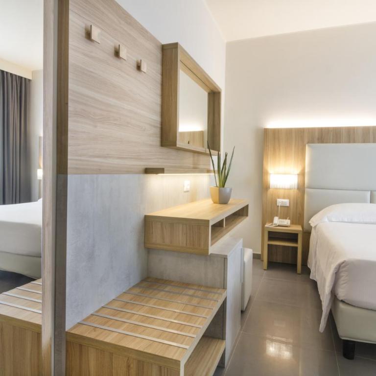 Hotel Meridiano - Deluxe Double Room with Sea View - 2