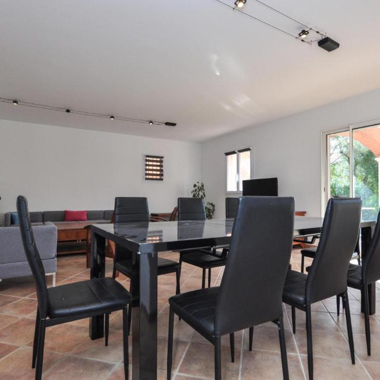 Awesome Home In Cavalaire-Sur-Mer - Maison de Vacances 4 Chambres - 2