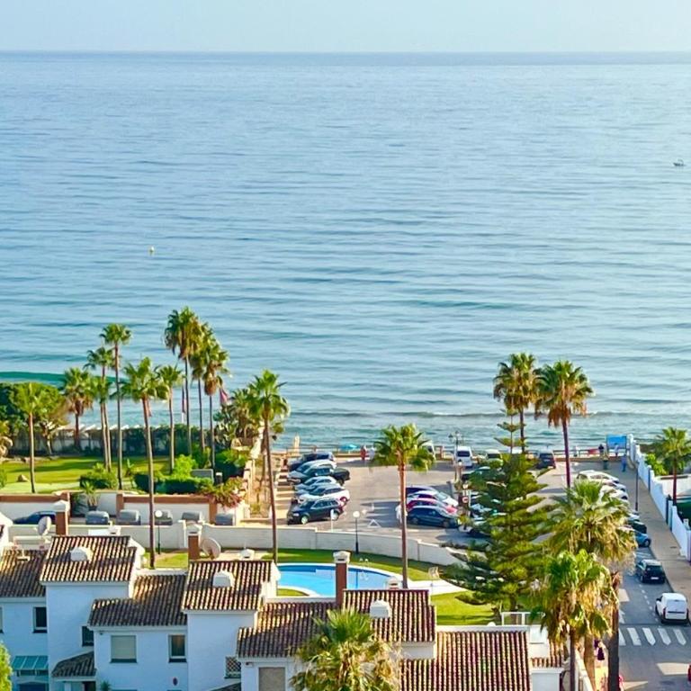 MARBELLA BEACHFRONT- Apartamento junto a la playa y con impresionantes vistas al mar - One-Bedroom Apartment - 26