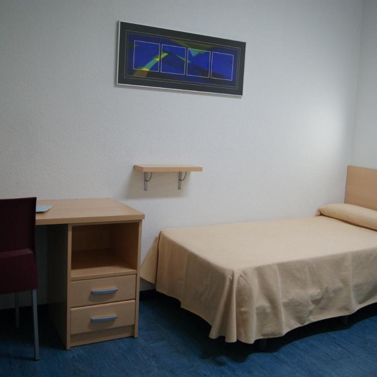 Albergue Inturjoven Huelva - Habitación Doble con baño privado - 2 camas - 12