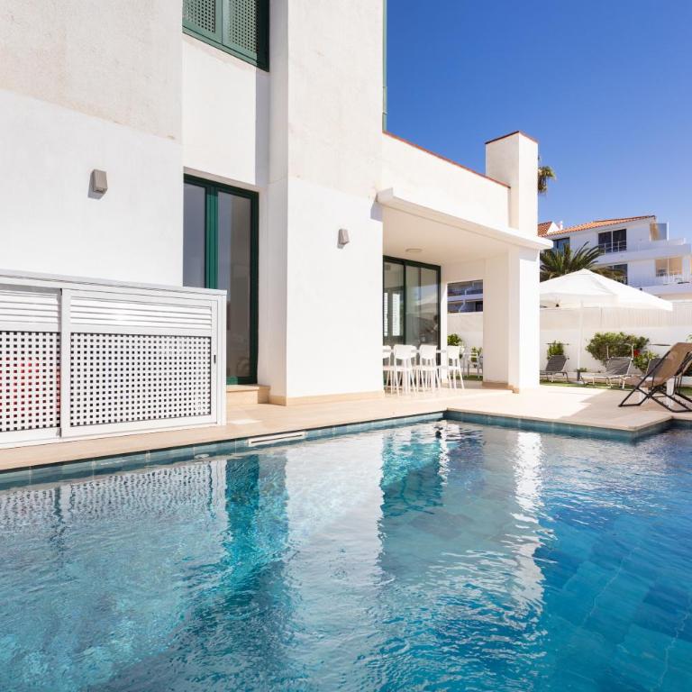 Lilias home - private heatable pool, BBQ, free wifi - Three-Bedroom Apartment - 1