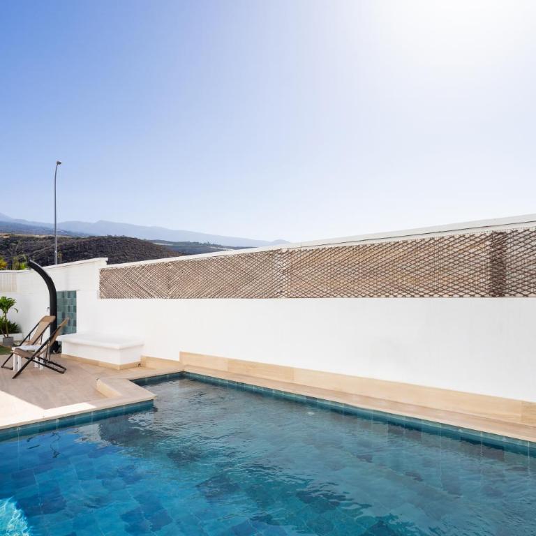 Lilias home - private heatable pool, BBQ, free wifi - Three-Bedroom Apartment - 12