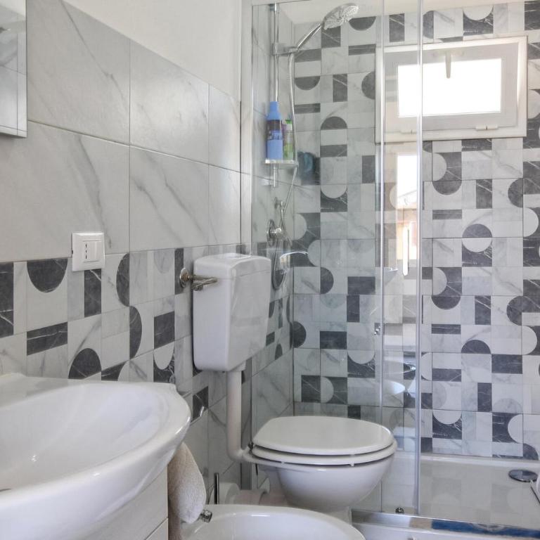 Beach Front Home In Ragusa - Casa Vacanze con 2 Camere da Letto - 10