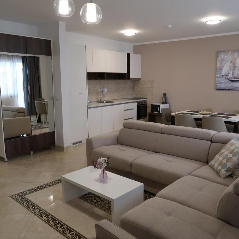 Apartmani LUX Becici - One-Bedroom Apartment - 5