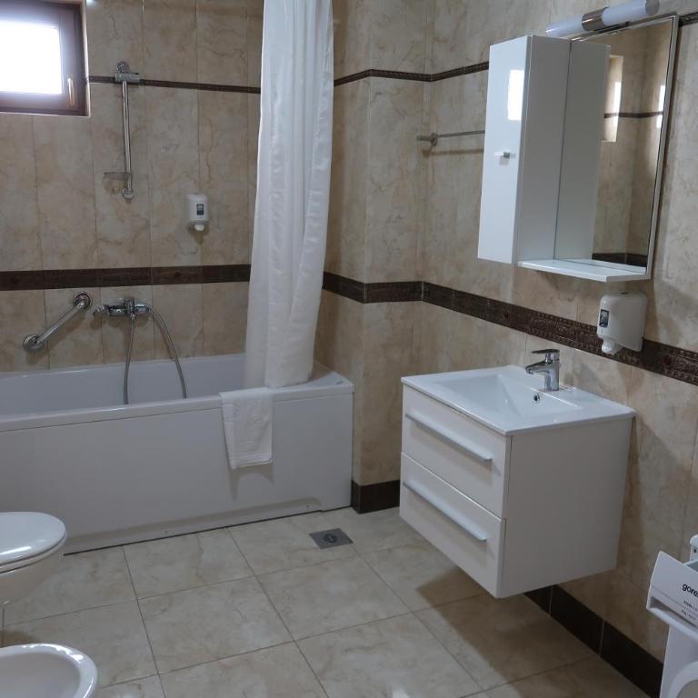 Apartmani LUX Becici - One-Bedroom Apartment - 4