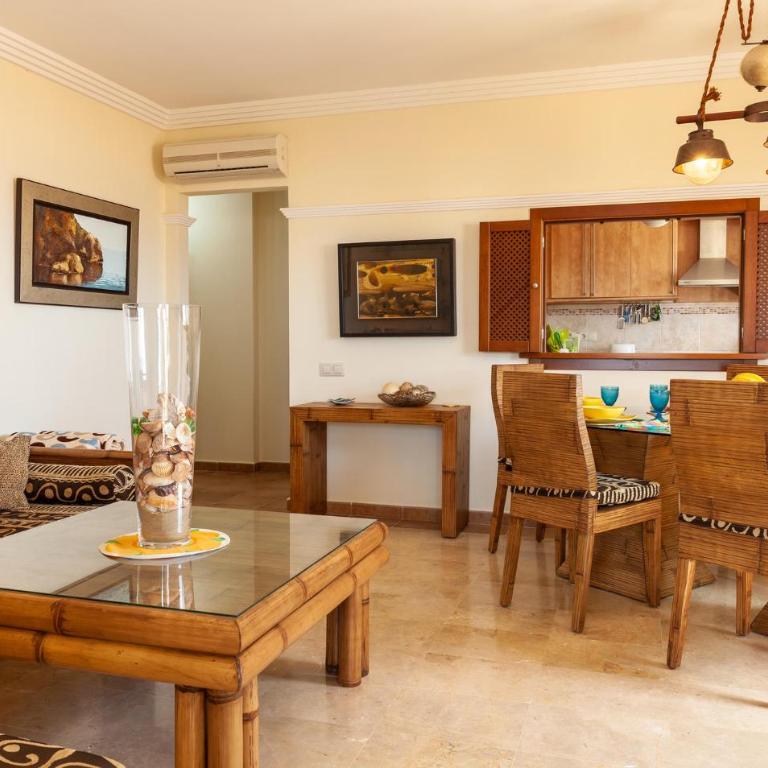 Stunning Apartment In Ayamonte With Swimming Pool - Three-Bedroom Apartment - 5