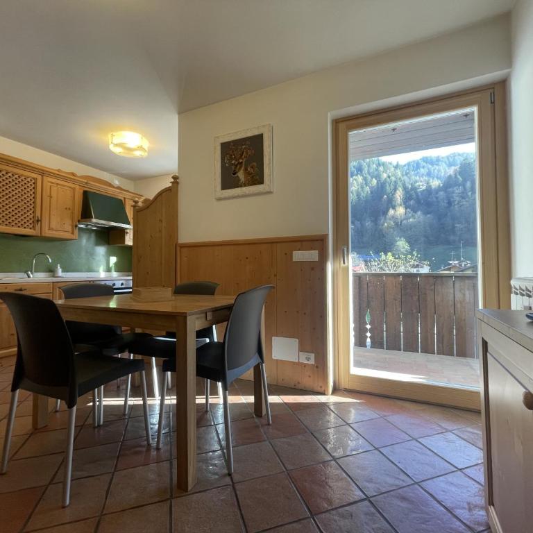 010 Trilocale Quadrifoglio, Pinzolo - Appartamento con 2 Camere da Letto e Balcone - 1