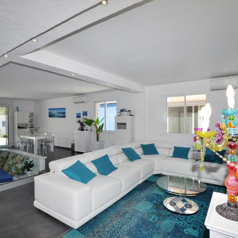 Awesome Home In Canet-En-Roussillon - Maison de Vacances 4 Chambres - 1