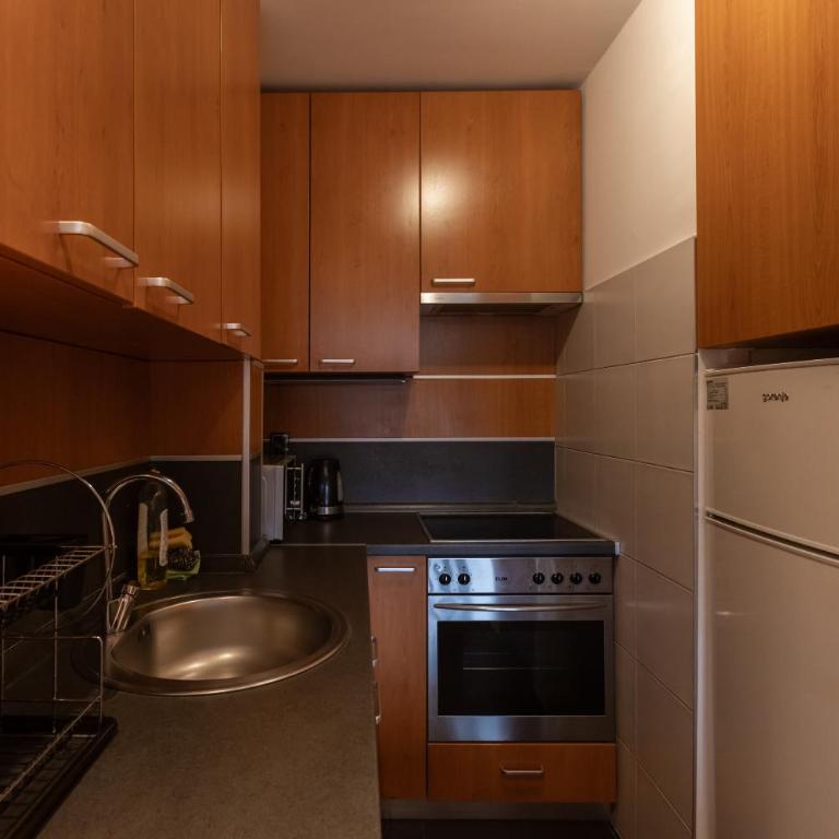 Central Park Apartments - Studio - 14