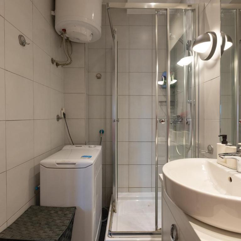 Central Park Apartments - Studio - 15