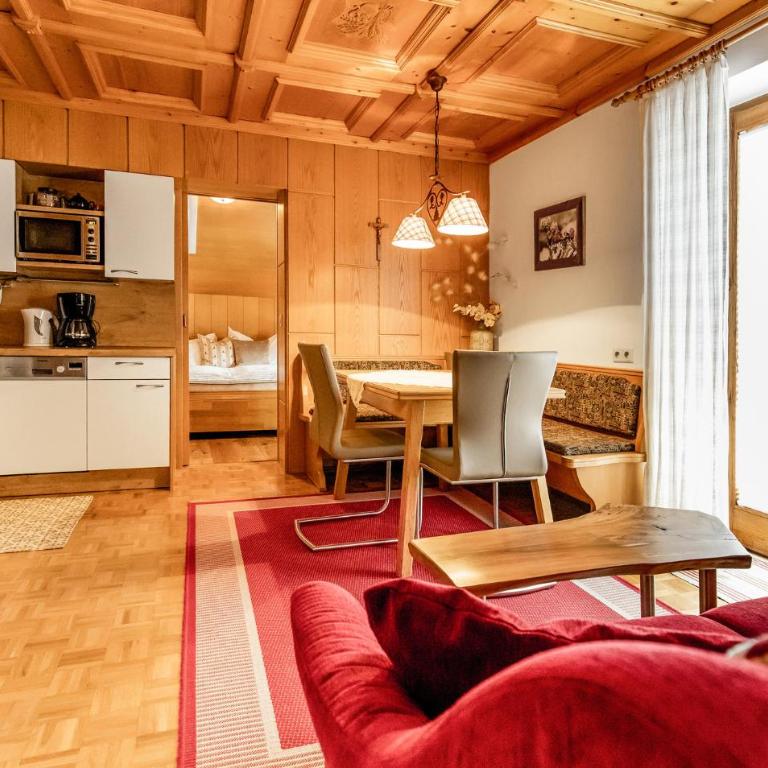 Ferienwohnung Im Walserhaus - Apartment mit 2 Schlafzimmern - 1