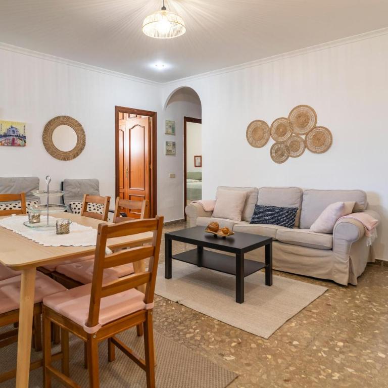 3 Bedroom Pet Friendly Apartment In Malaga - Apartamento de 3 dormitorios - 4