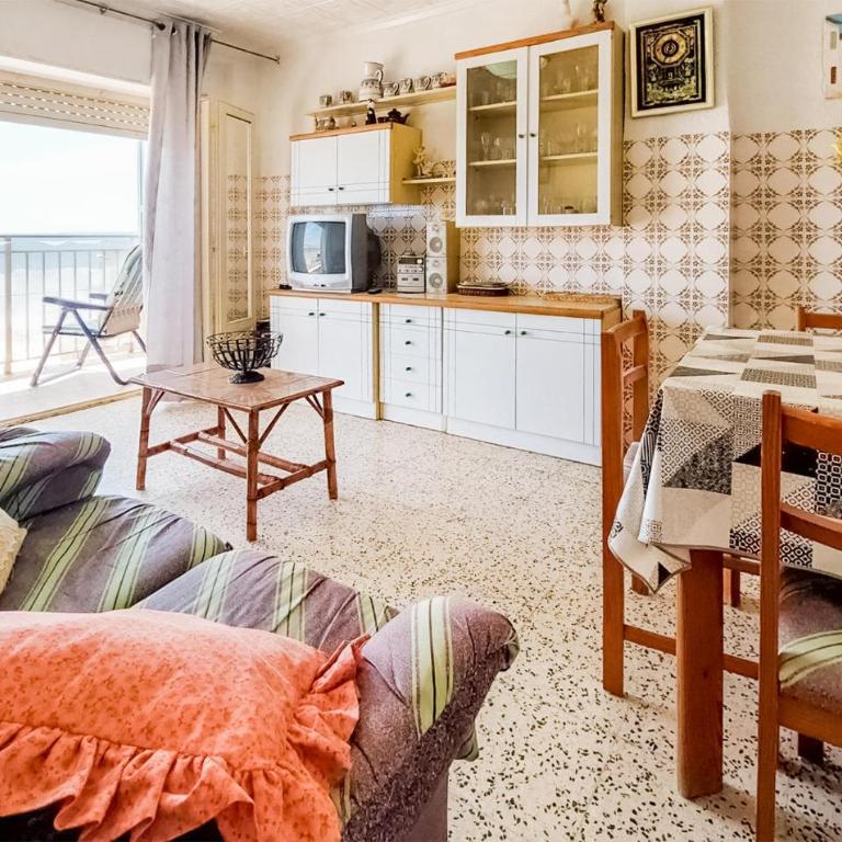 Nice Apartment In Santa Pola With House Sea View - Apartamento de 3 dormitorios - 2