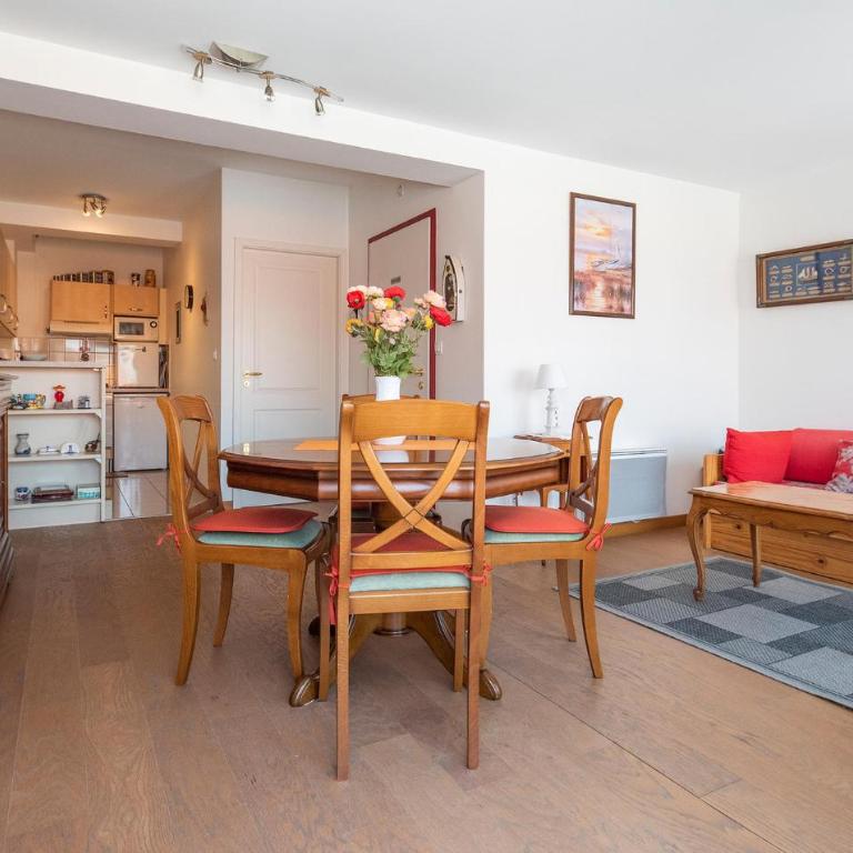 Awesome Apartment In Royan With Wifi - Appartamento con 1 Camera da Letto - 2
