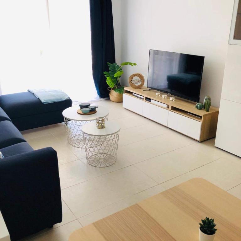 Top Rated Apartment Huge Sunny Terrace Heated Pool Parking Wifi - Apartamento de 2 dormitorios - 37