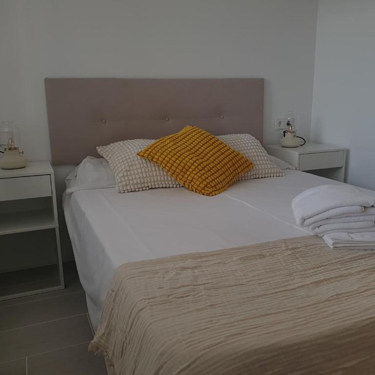 Apartamento nuevo Manoteras - Hospital Sanchinarro - One-Bedroom Apartment with View - 7