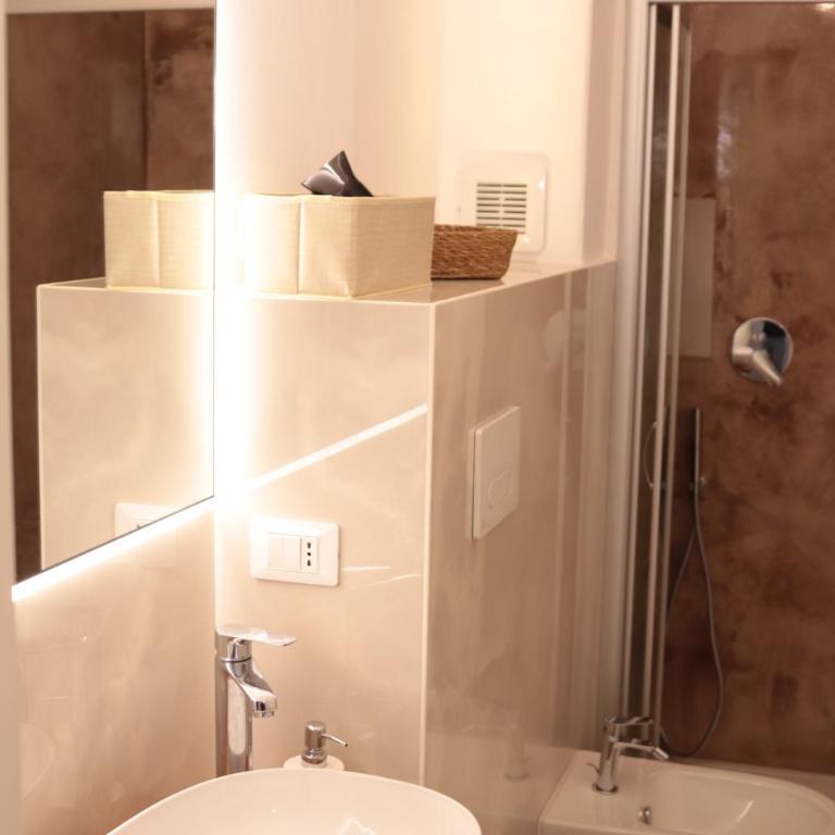 Luna Nuova Gallipoli Comfort & Suites - Camera King con Balcone - 2