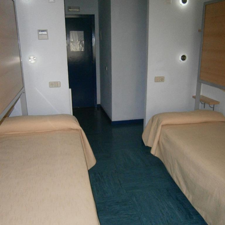 Albergue Inturjoven Huelva - Habitación Doble con baño privado - 2 camas - 16