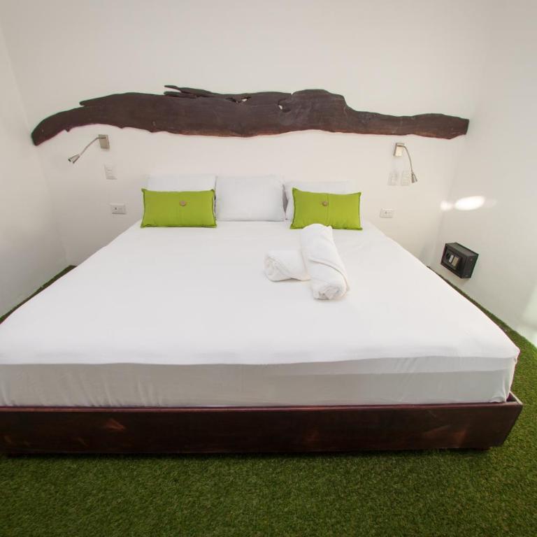 The Green Village Boutique Hotel - King Suite with Balcony - 3