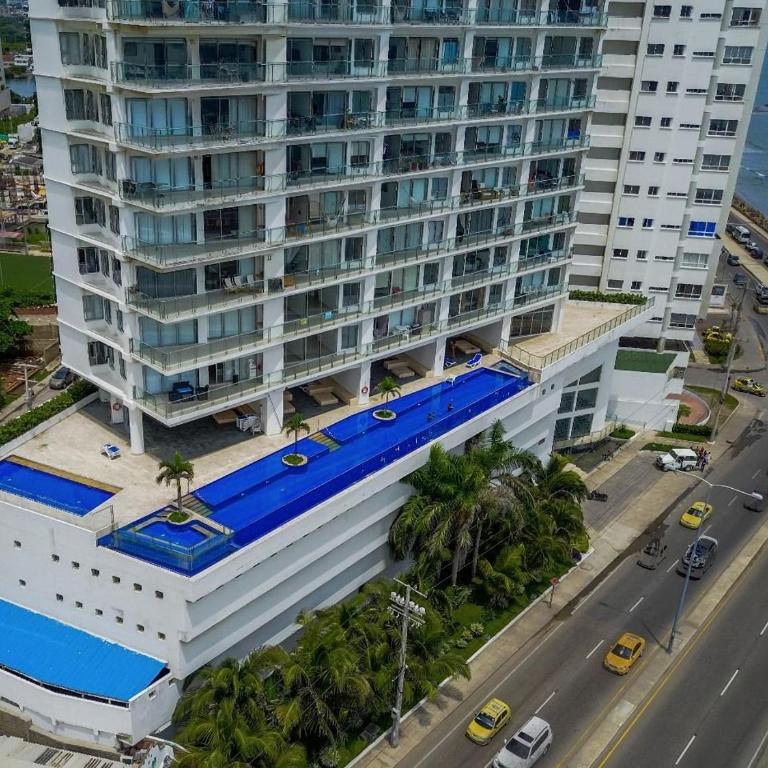 Amplios Aptos de Lujo Frente a la Playa a 5 Minutos del Centro y del Aeropuerto, en Edificio con Piscina, Jacuzzi, Sauna, Gimnasio, Turco y Seguridad las 24 hs. - Apartamento - 2