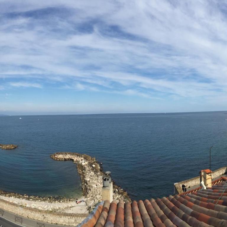 Les Remparts Antibes Location - Duplex - Vue sur Mer - 9