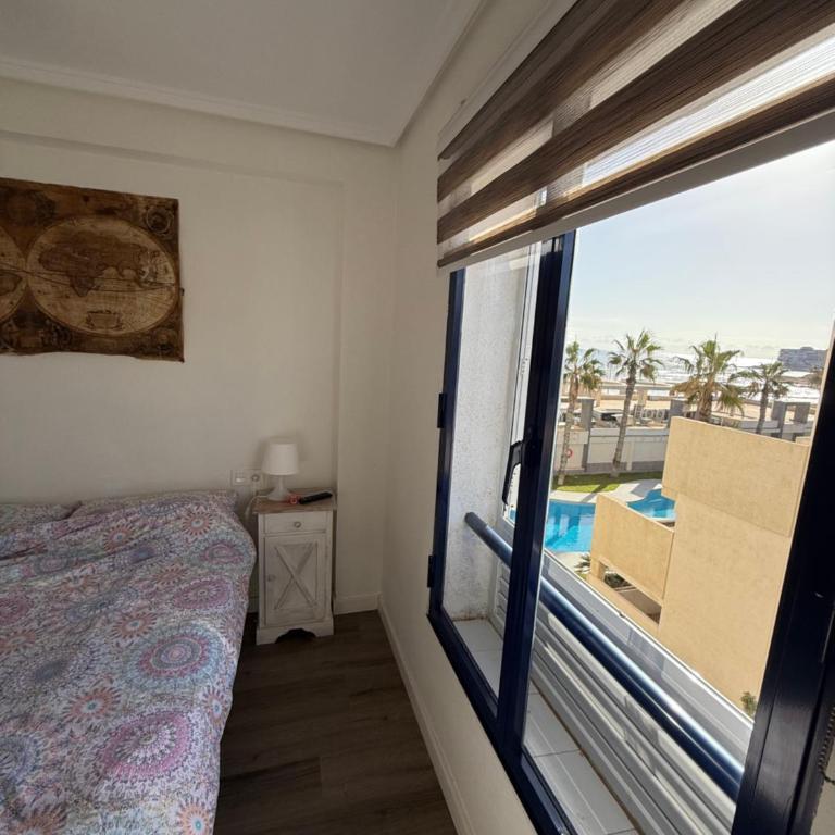 Torrevieja La Mata Primera línea playa - Apartamento con terraza y vistas parciales al mar - 16