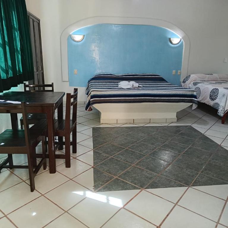 HOTEL ATLANTIDA - Deluxe Double Room with Two Double Beds - 4