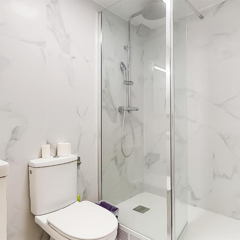 Hôtel de Ménilmontant - Chambre Triple avec Salle de Bains Privative - 6