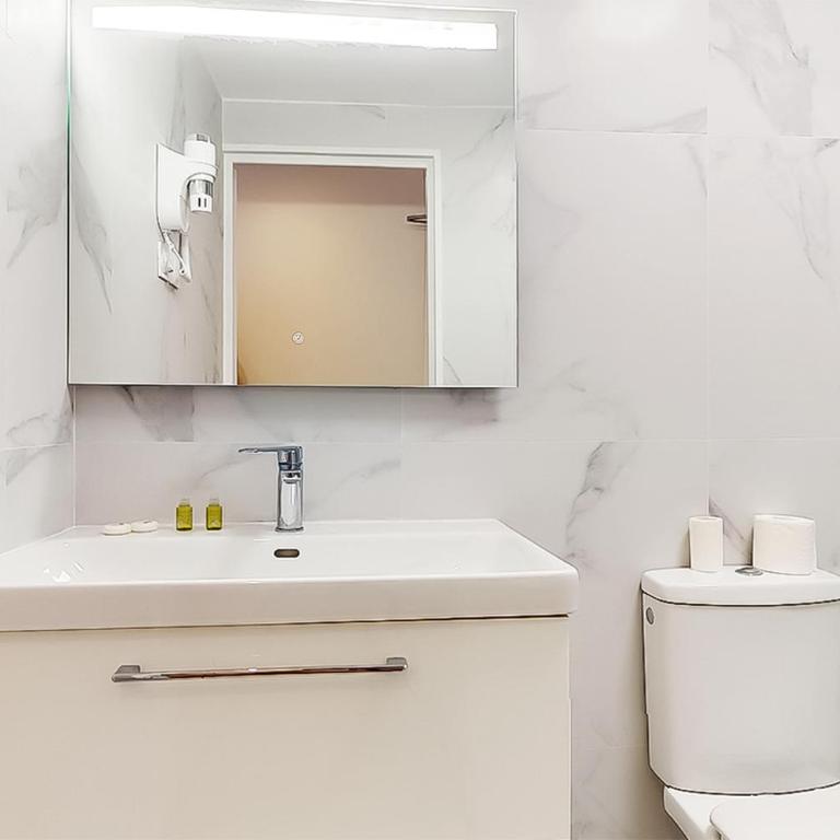 Hôtel de Ménilmontant - Chambre Triple avec Salle de Bains Privative - 5