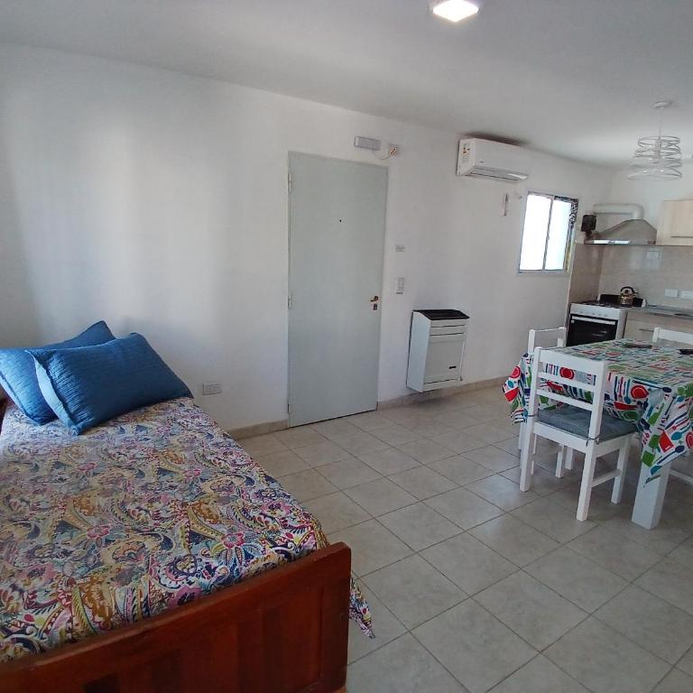 RUTA C DEPARTAMENTOS- Departamento moderno con balcón - Apartamento - 3