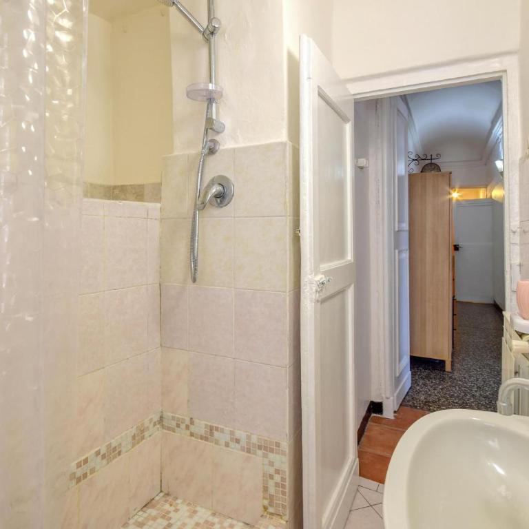 Amazing Apartment In Genova With Wifi - Appartamento con 2 Camere da Letto - 12