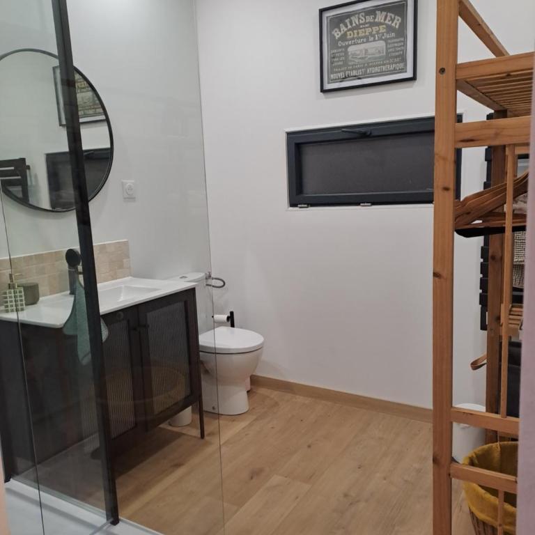 studio indépendant proche de la mer LE Bon Secours - Chambre Double avec Salle de Bains Privative - 10